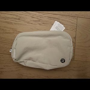 Lululemon Everywhere Belt Bag - Opal White New With Tag - Fast Shipping